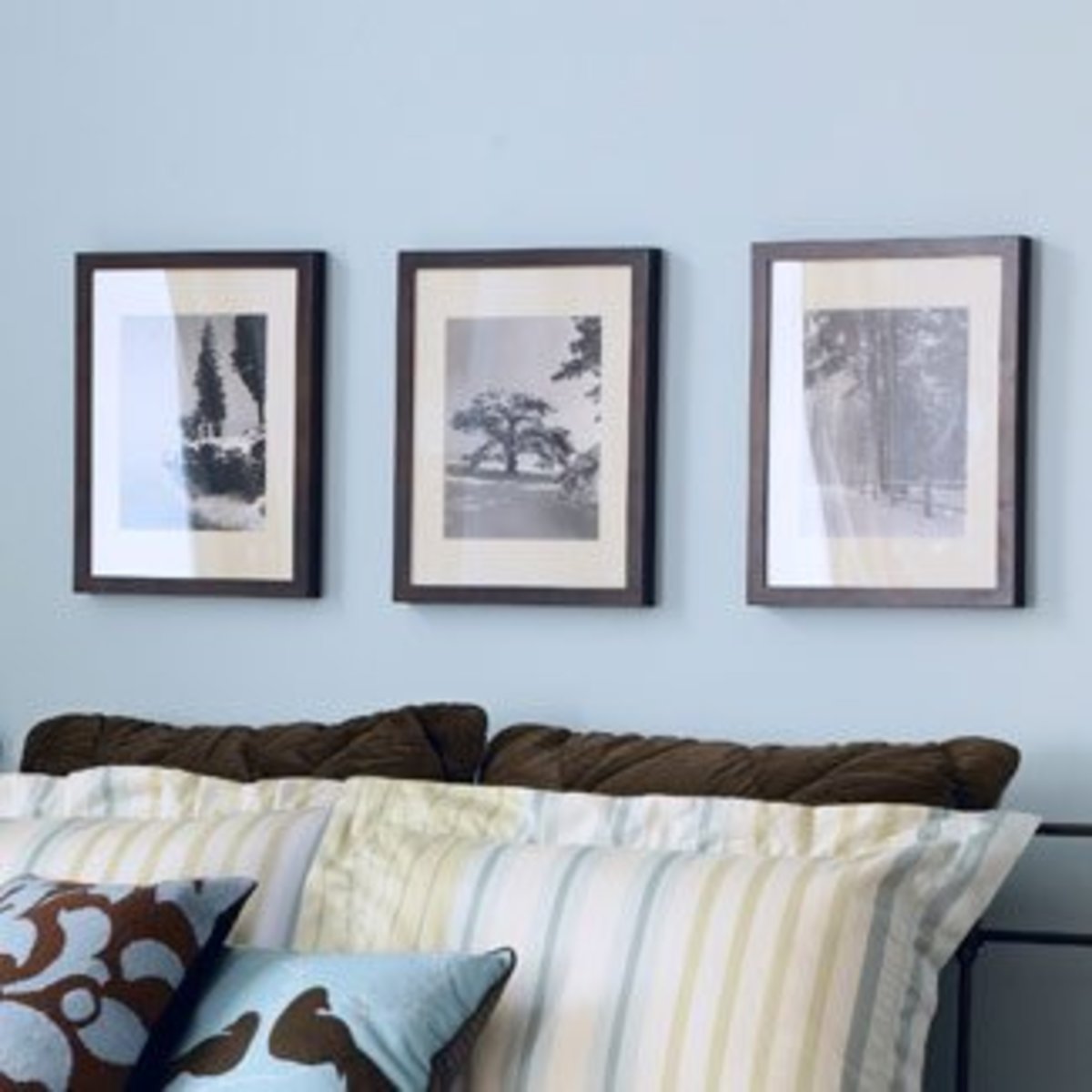 Wall Hanging Ideas for Artworks, Pictures, and Paintings Dengarden