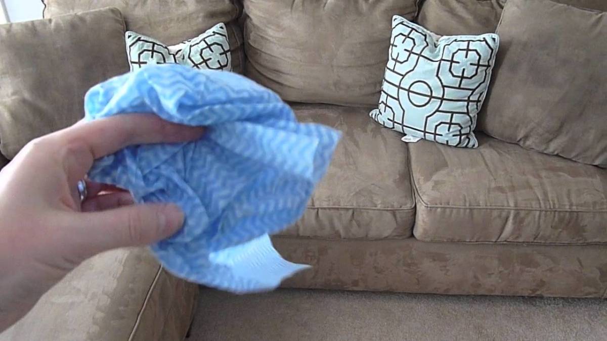 The Best Way to Clean a Leather Sofa