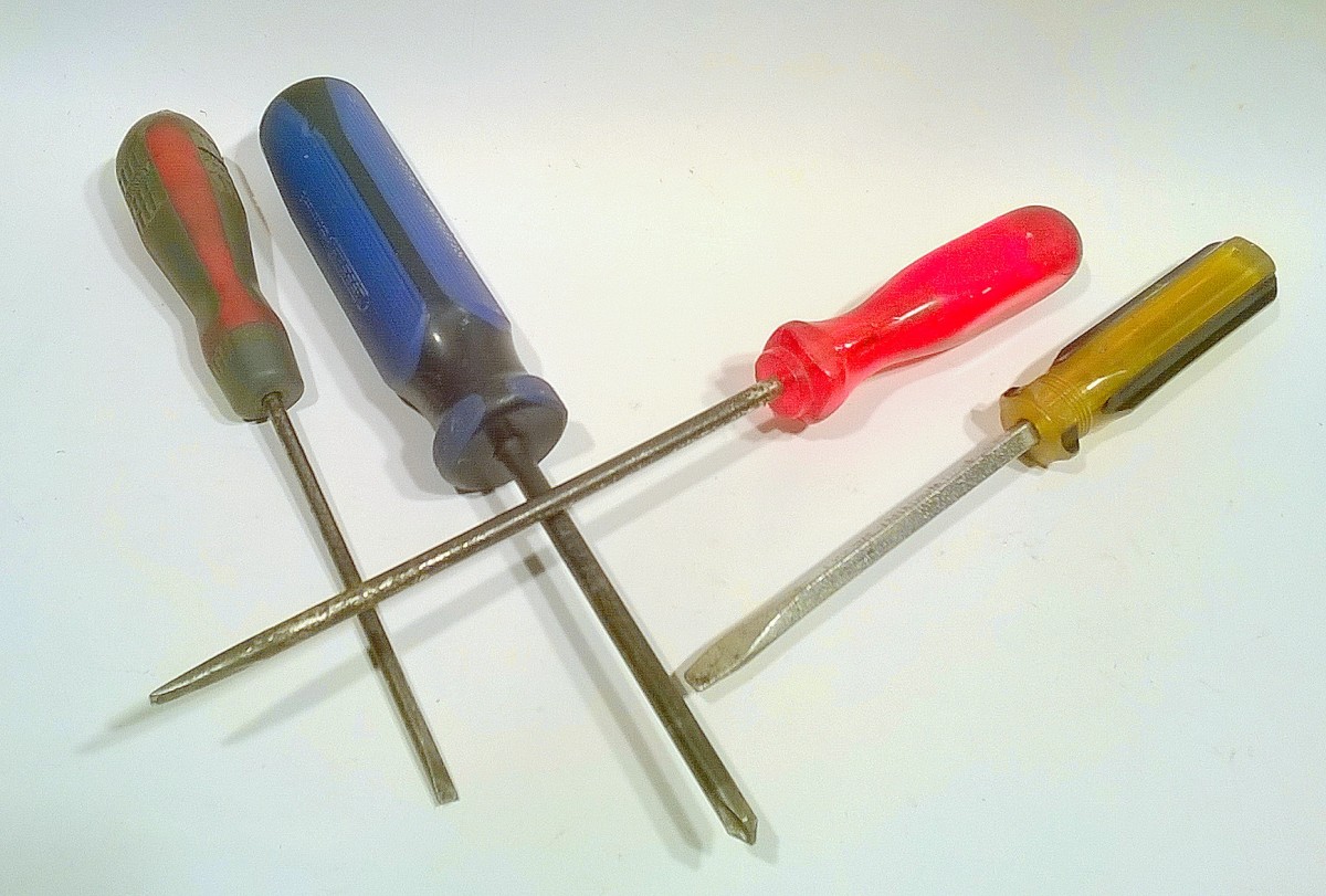 Various screwdriver sizes