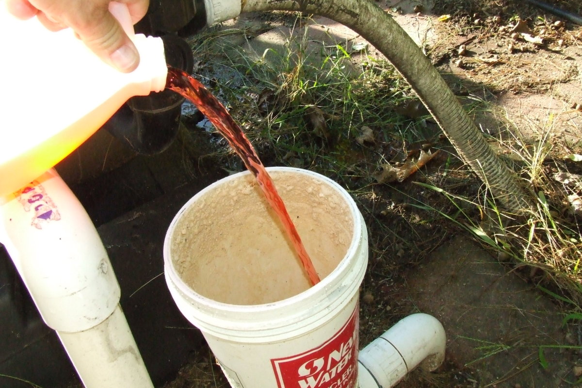 how to put chlorine stabilizer in above ground pool