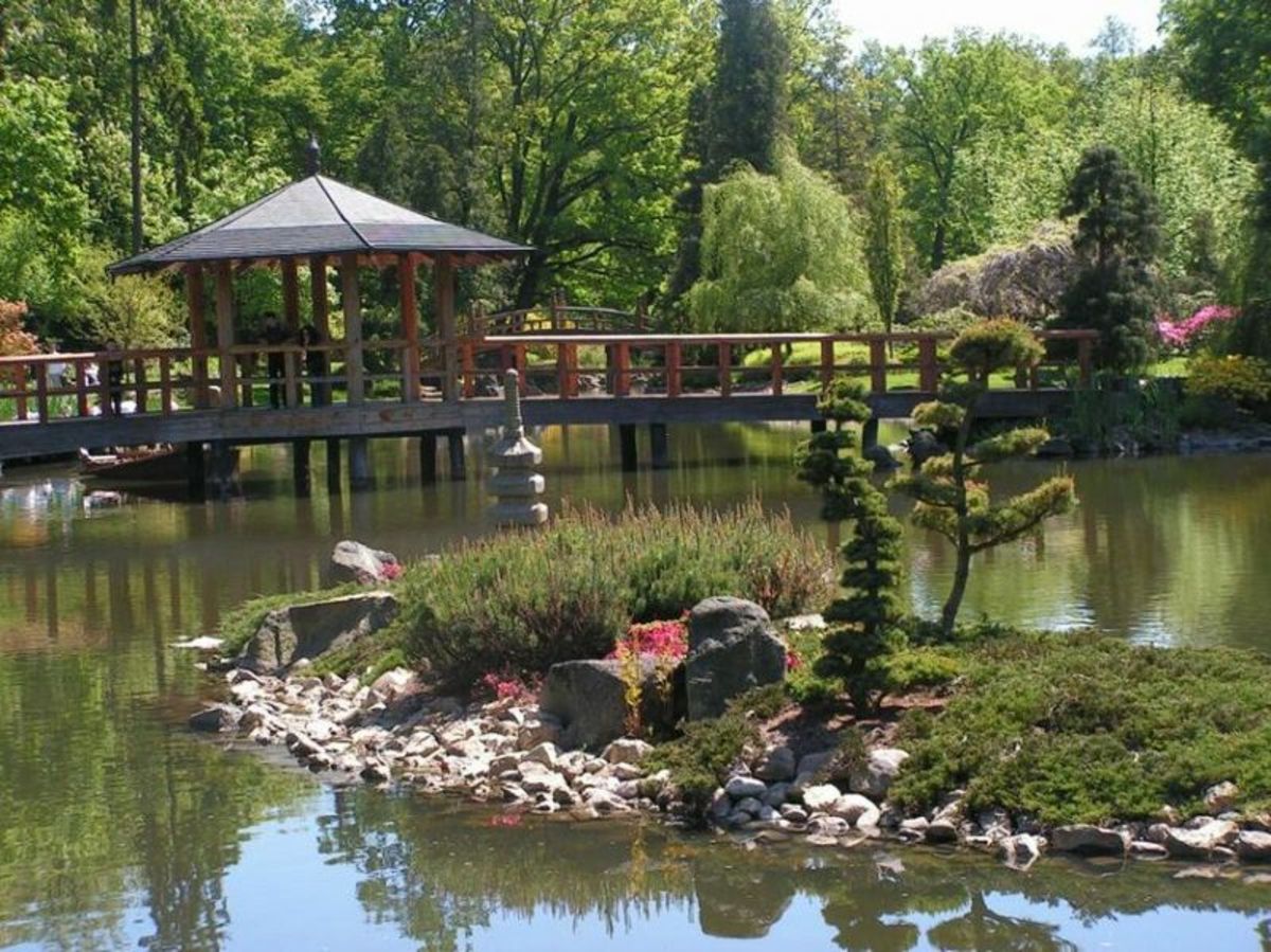 A Japanese Garden, depicting the Taoist belief of immortal islands