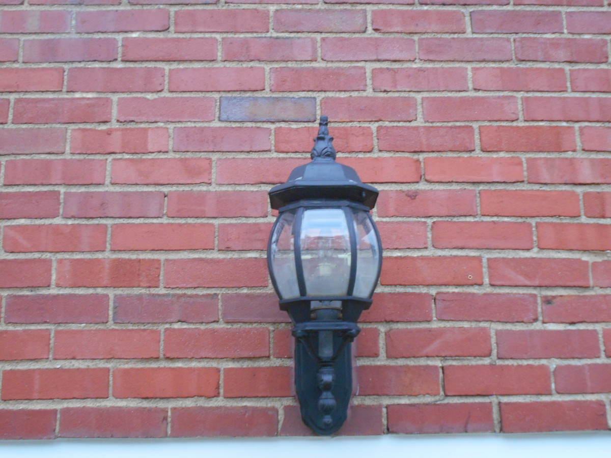 How to Paint Outdoor Metal Railings and Light Poles Dengarden