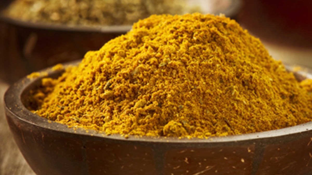 Mustard powder is one of the best natural dish cleaners due to its ability to repel fat.