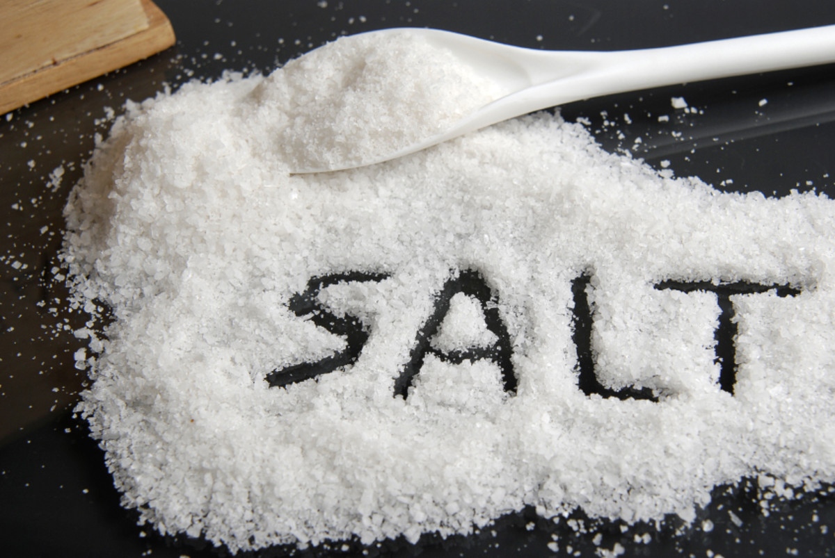 Salt is the cheapest natural cleaning product that is available in every kitchen.
