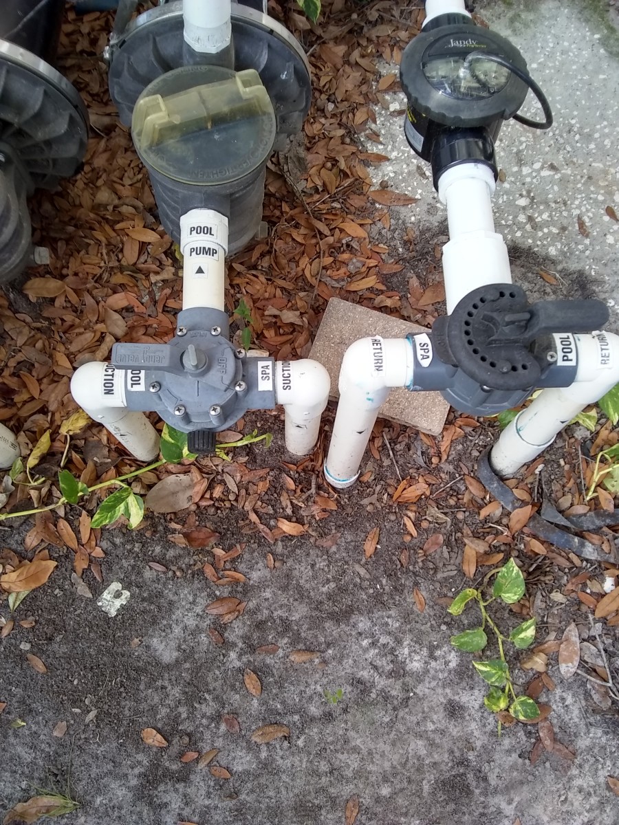 These valves are positioned for pool mode only. If the return valve was turned toward spa, this will create an overflow (fountain)