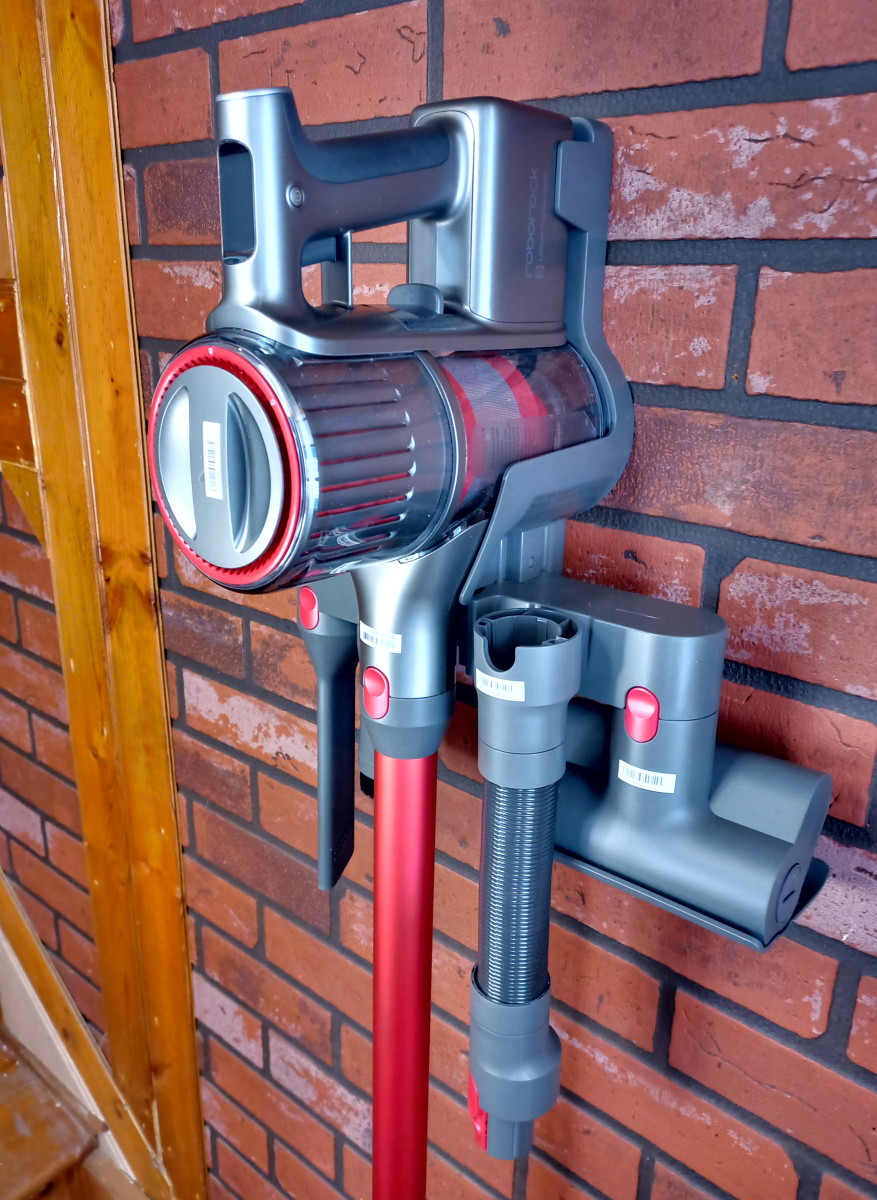 The H6 mount can hold vacuum and all accessories.