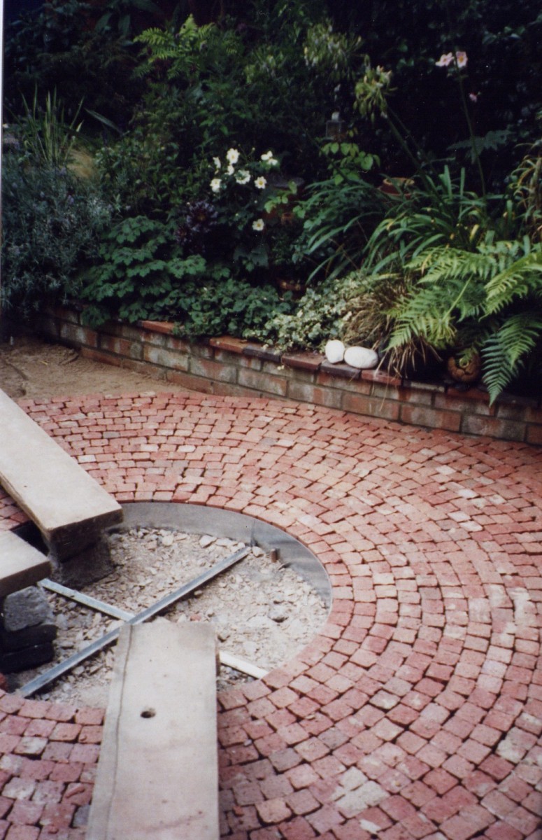 outdoor mosaic garden tiles on How To Make A Simple Pebble Mosaic Dengarden