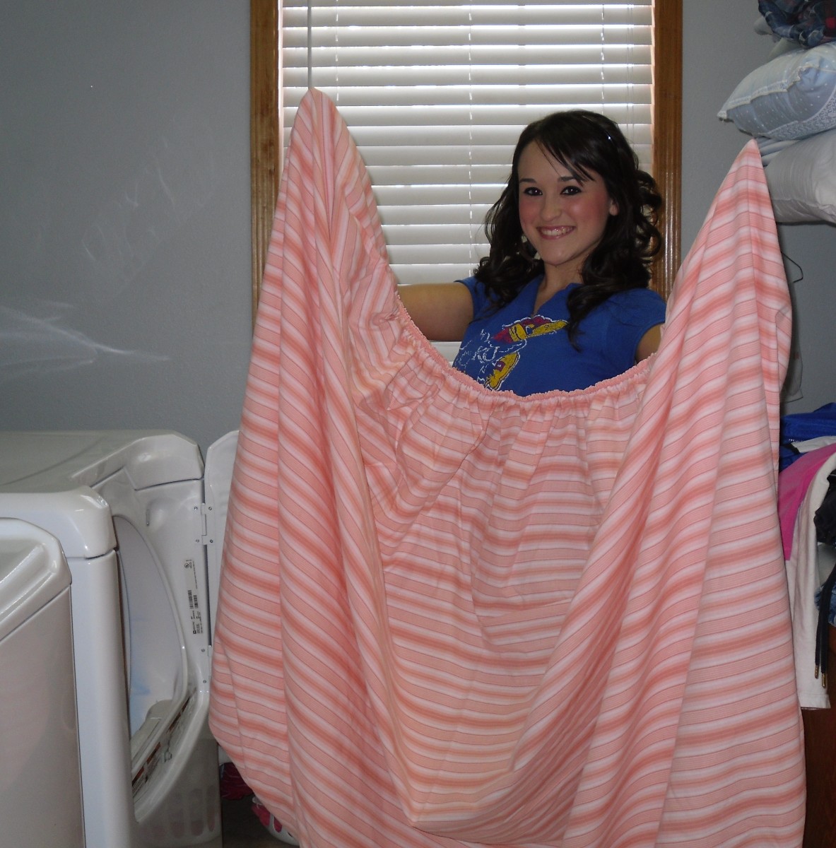 How to Fold a Fitted Sheet Perfectly Every Time! Dengarden