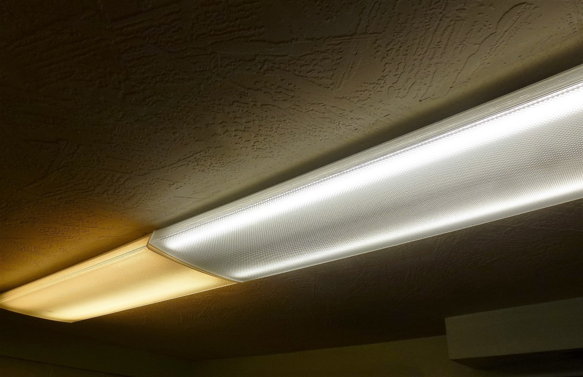 How to Replace or Retrofit Fluorescent Tubes With T8 Led Tube