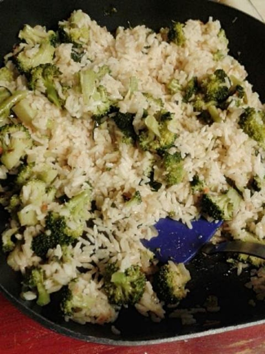 Vegetarian broccoli and rice as it looks when it is finished cooking.