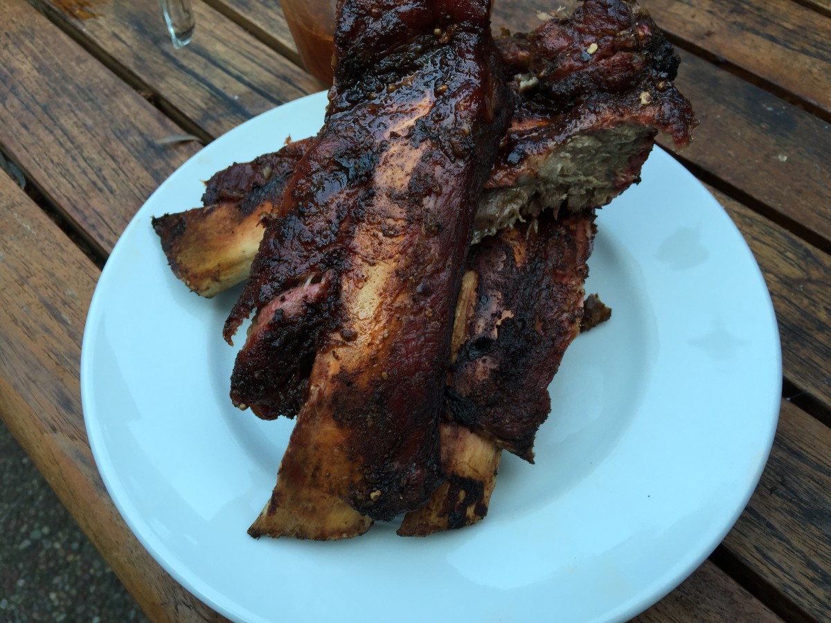 Smoked Memphis-style beef ribs 
