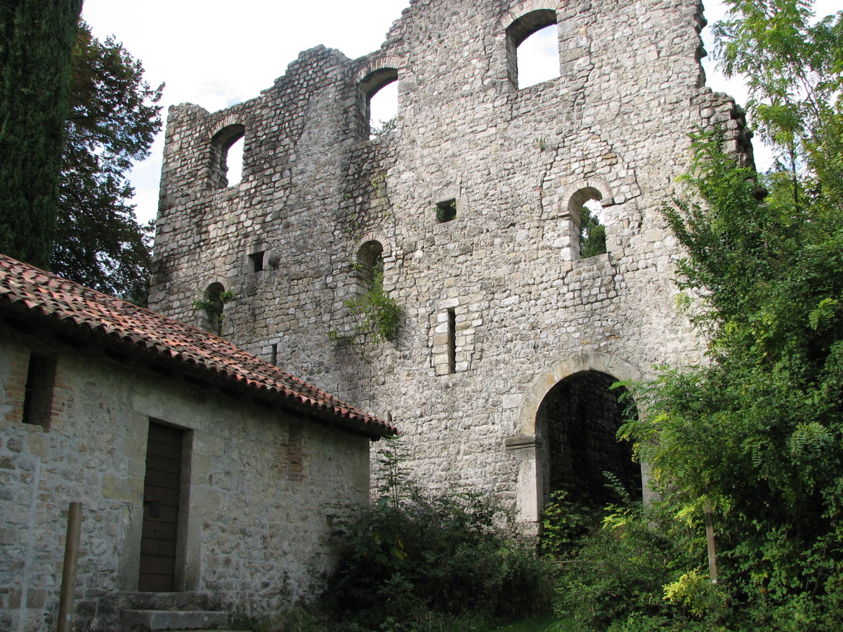 Partial Wall of the Castelle di Maniago