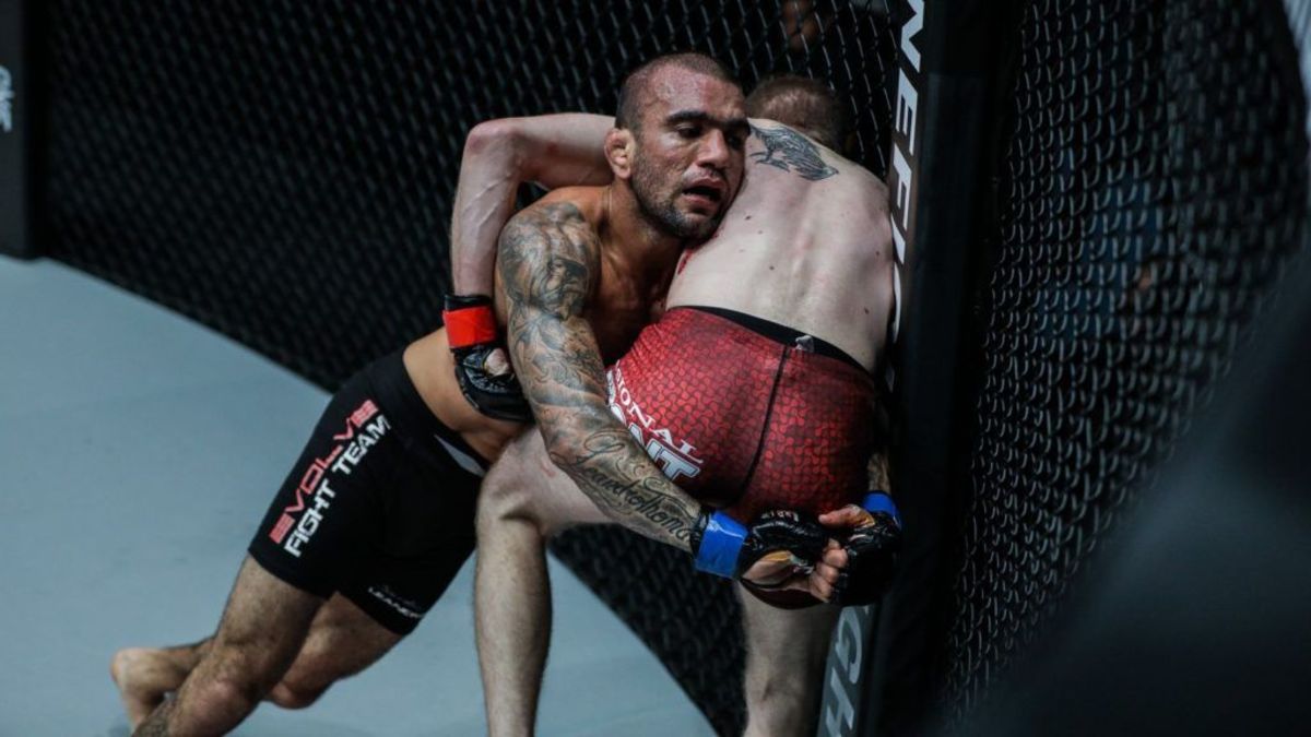 A longer reach or wingspan in MMA is especially useful when you are trying to get a take down against the fence and you need to get every inch of your fingers together to complete that crucial double leg.