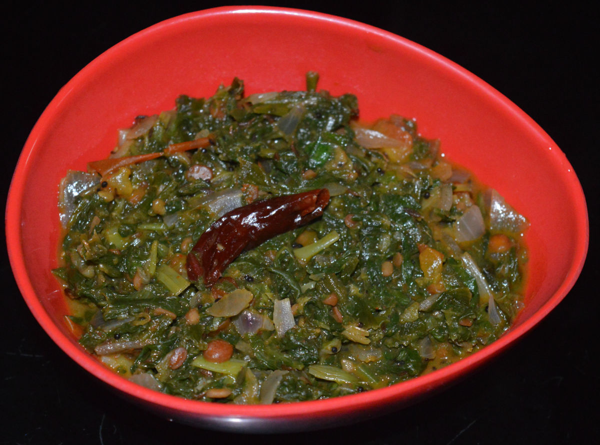 Spinach and Spring Onion Curry Delishably