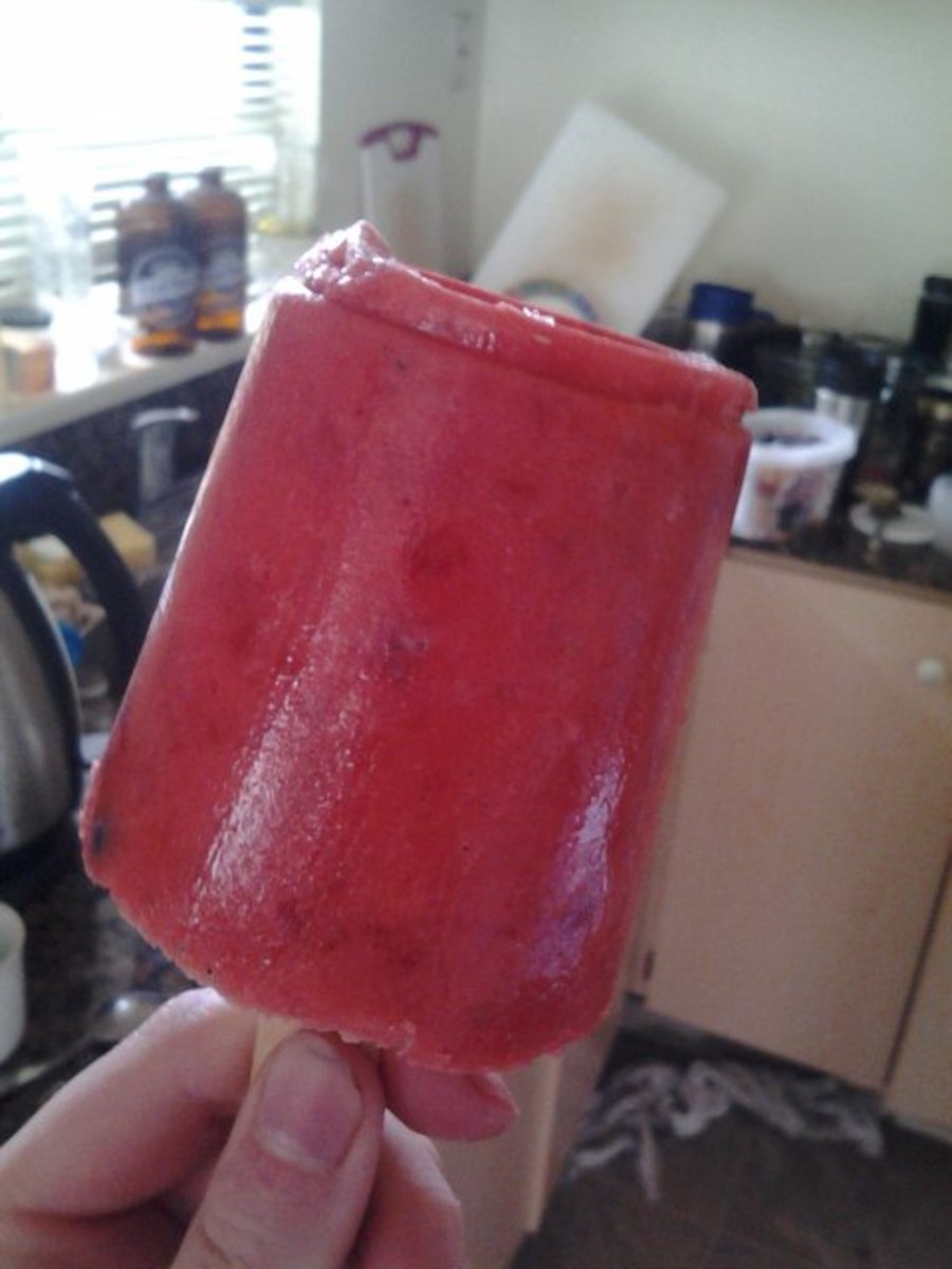 How to Make All-Natural Homemade Strawberry Popsicles