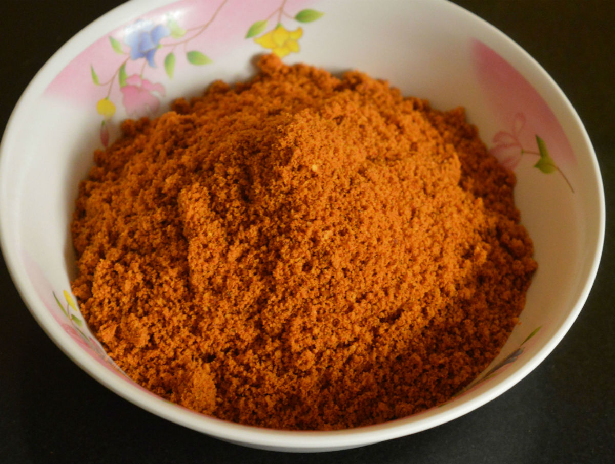 Chickpea Split and White Lentil Chutney Powder (Kadale Bele and Uddina Bele Chutney Pudi)