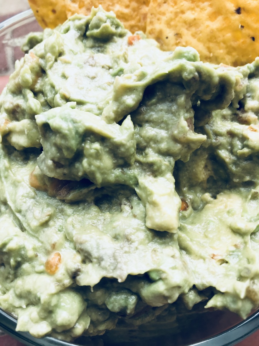 There's no wrong way to eat this stuff! Tortilla chips are classic, but try guacamole on a smoked turkey sandwich or on top of your favorite salad.