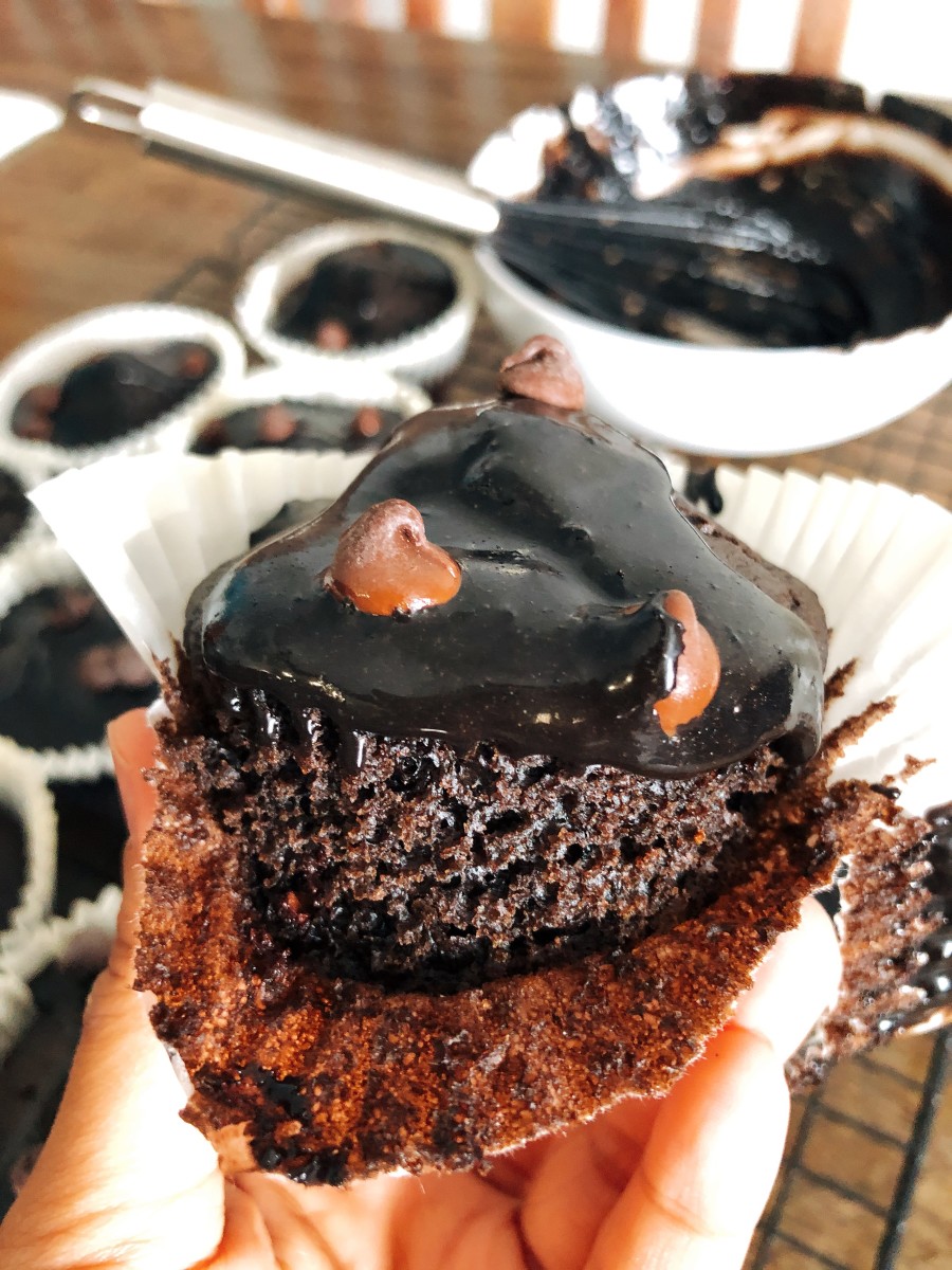 easy-double-chocolate-cake-muffin
