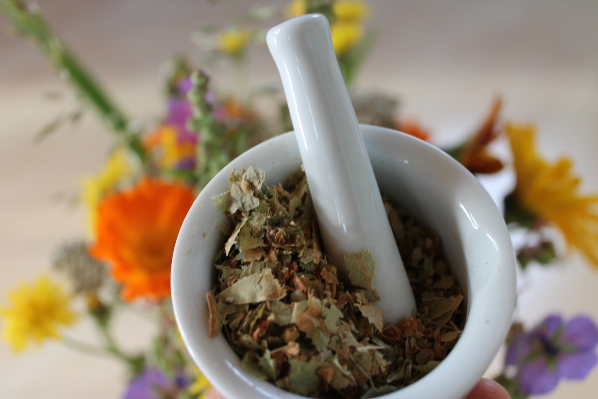 thai-massage-with-hot-herbal-compress-to-banish-winter-blues