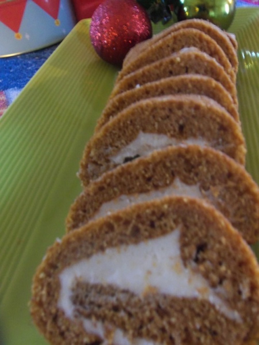 Easy Last-Minute Christmas Desserts: Pumpkin Roll and More!