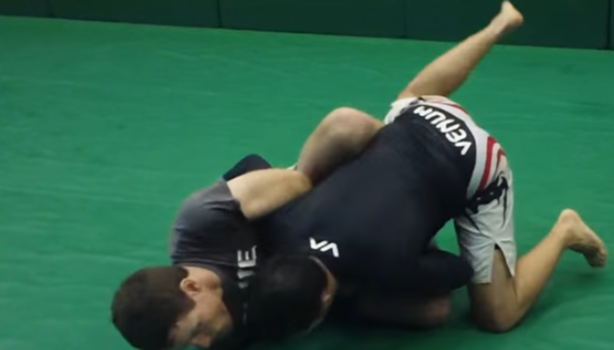 How to Use Overhooks in Butterfly Guard