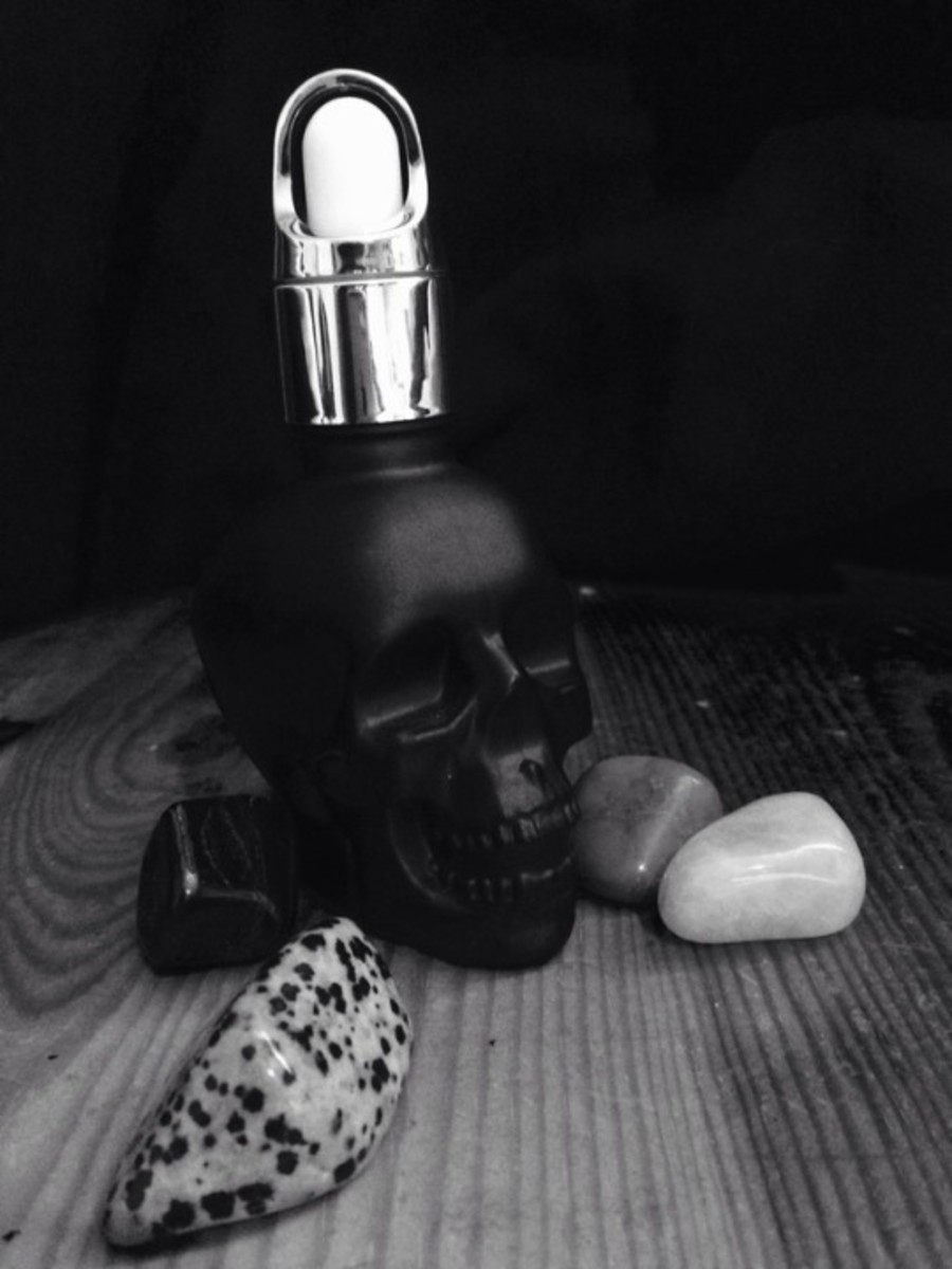 My Review of the Skull Stem Cell Face Serum by Corpore Sanctum Studio