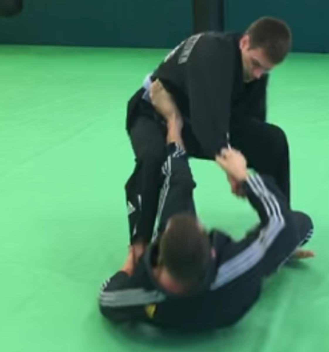 how-to-do-a-tripod-sweep-in-bjj