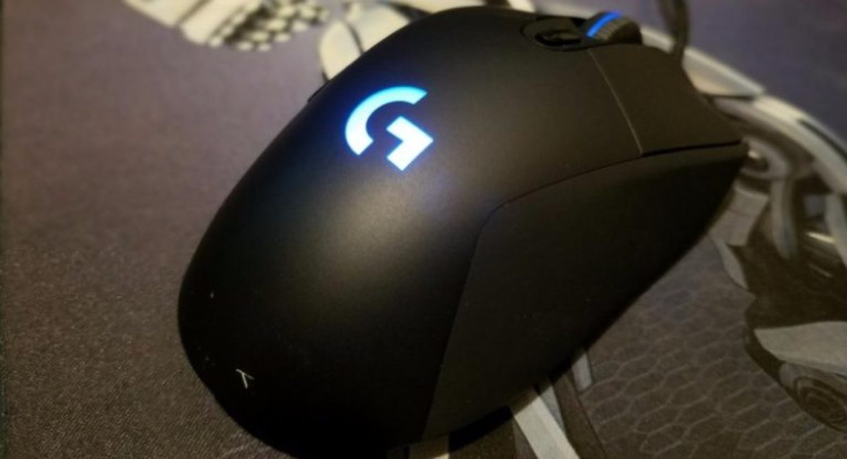 Available in a wired or wireless version, the Logitech G403 is certainly one of the best gaming mice for FPS on the market right now.