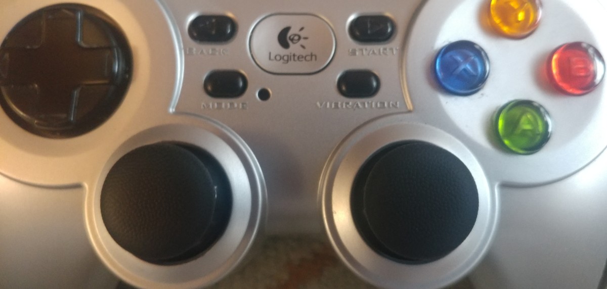 This is a close up picture of the Logitech F710 Buttons.
