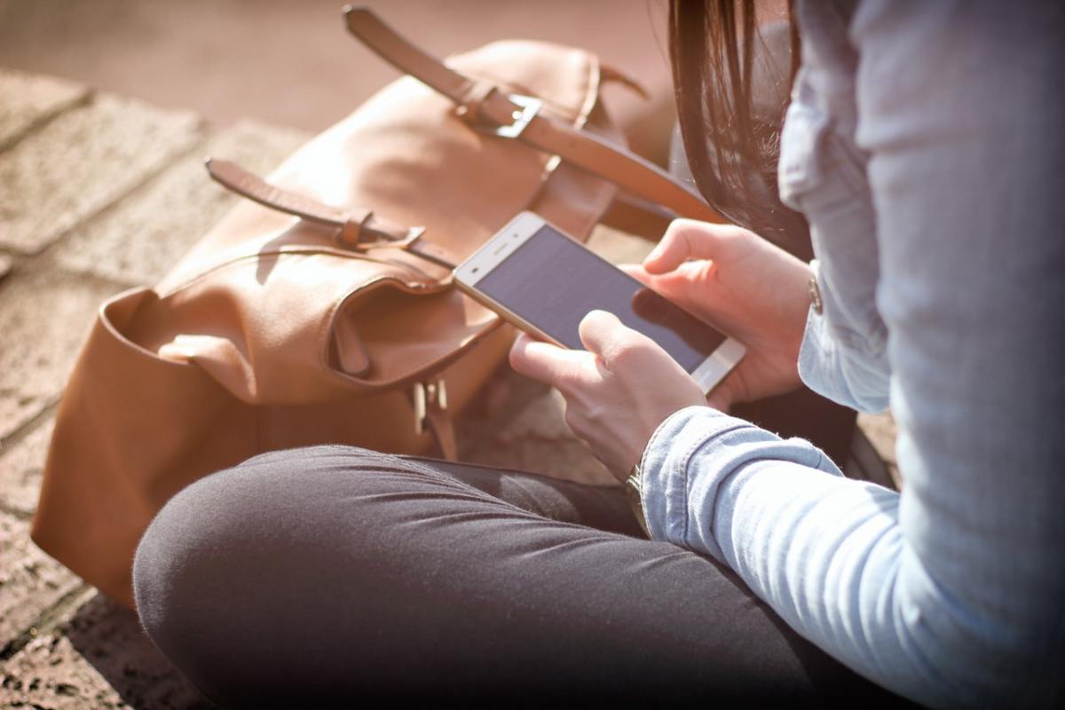 5 Smart Strategies To Break Your Smartphone Addiction - RemedyGrove