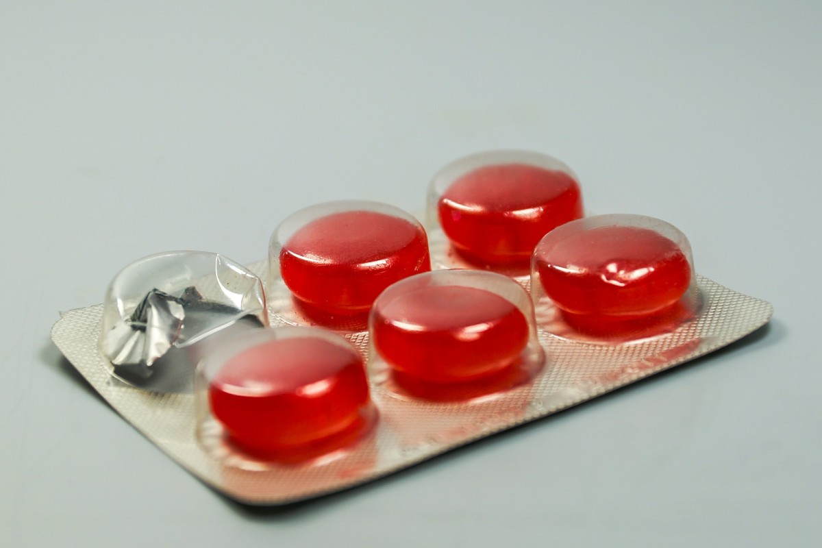 Lozenges are a common traditional method used to reduce chest congestion.
