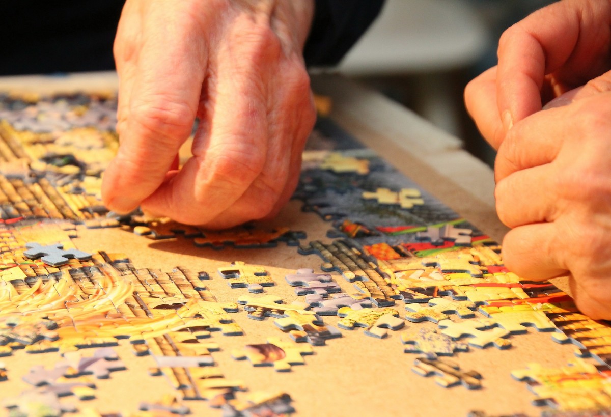 How To Do Jigsaw Puzzles Like An Expert FAST