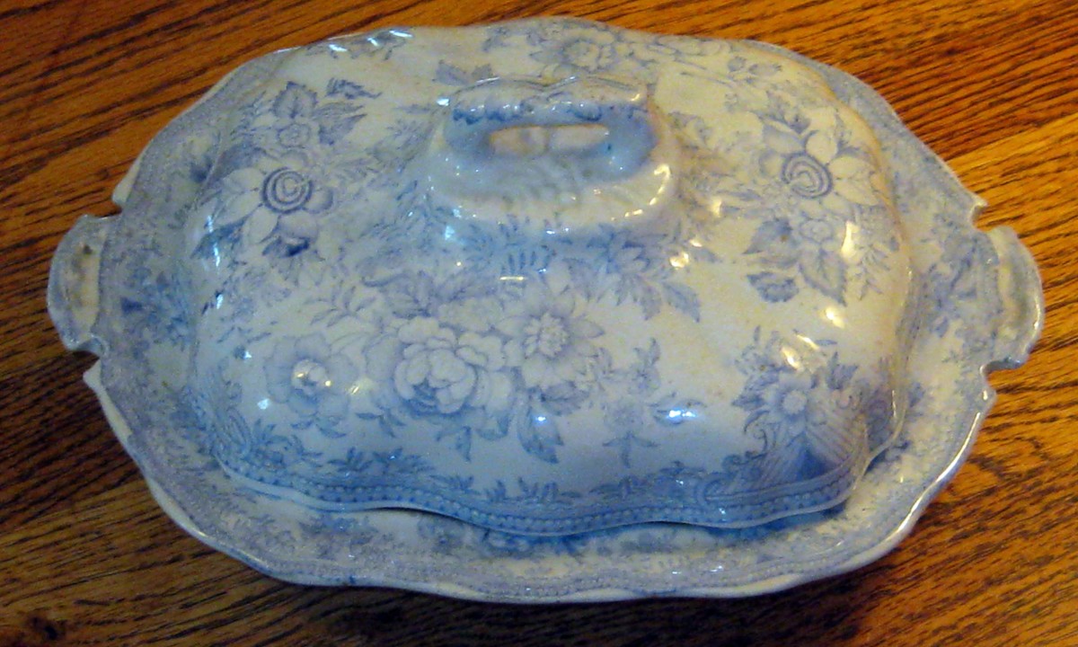Flow Blue: History and Value of Blue-and-White Antique China