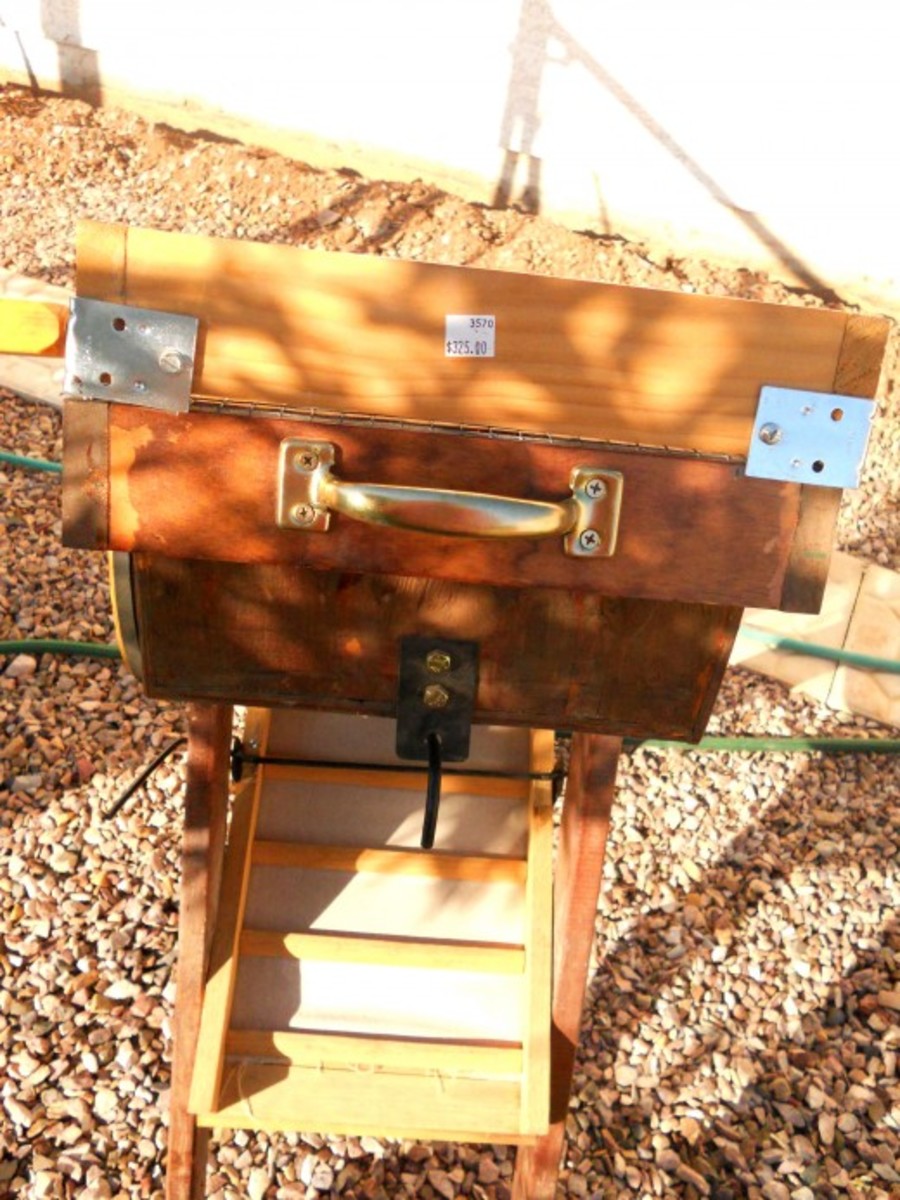 Front of a dry washer - Hopper on top, riffle box below