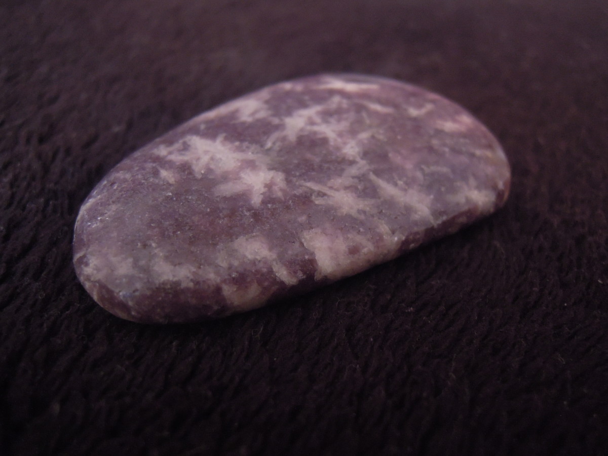Lepidolite can help to ease feelings of anxiety, depression and stress.