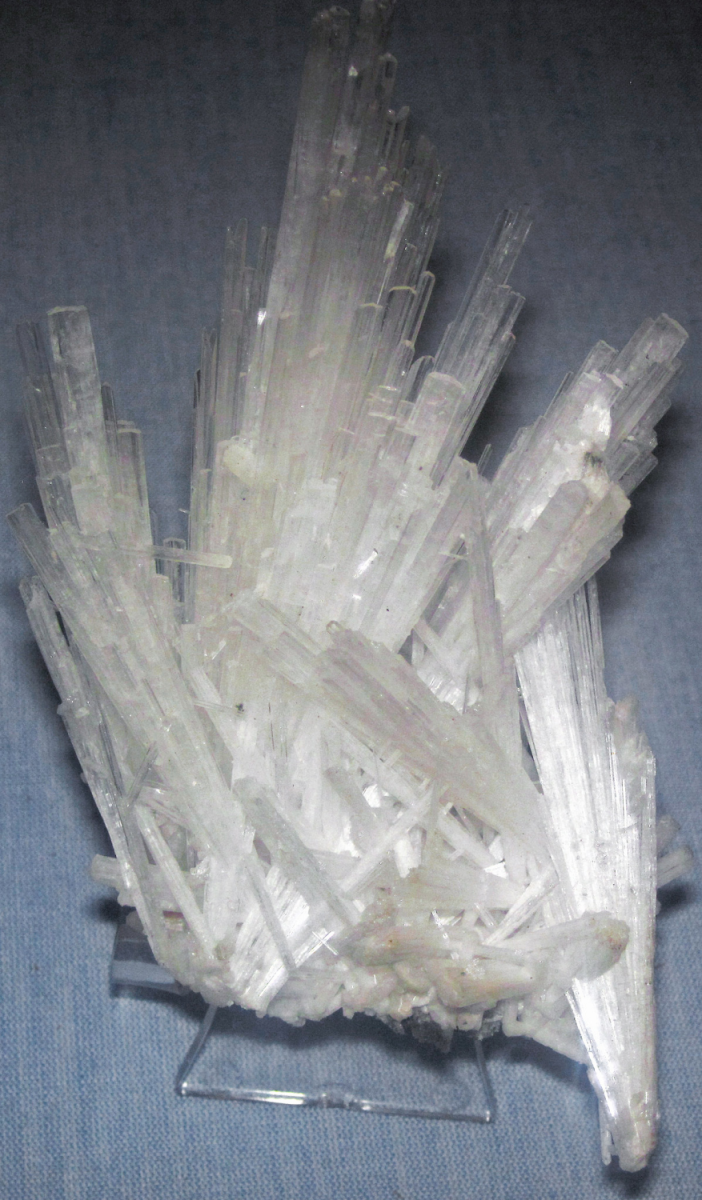 Scolecite brings inner peace and aids relaxation. 