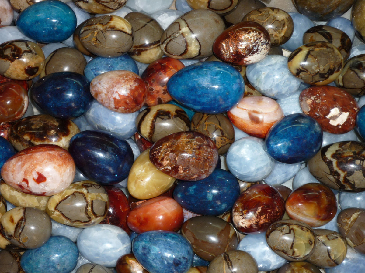 Marble eggs are used as decorative features and ornaments. 