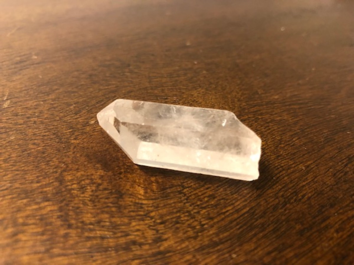 A clear quartz crystal usually has one or two pointed ends, which makes it great for drawing out negative energy and bringing in positive energy.