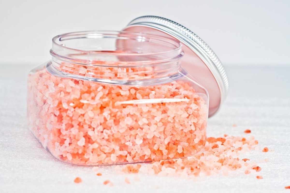 While a lamp likely won't support your immune system, a Himalayan salt bath might!