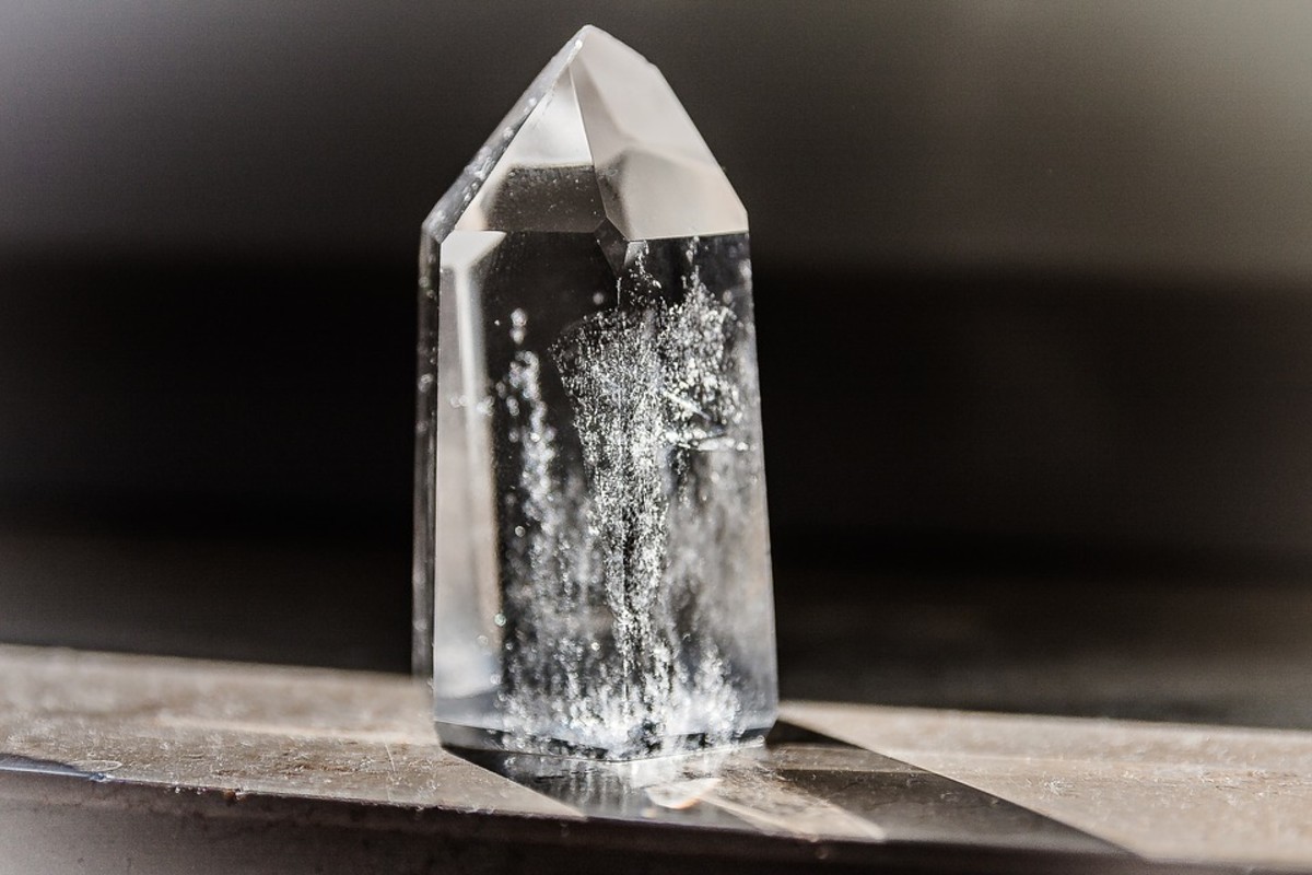 Because of the extremely high vibrations of this crystal, it is recommended to also have clear quartz nearby to stabilize and ground the powerful energies of Moldavite.