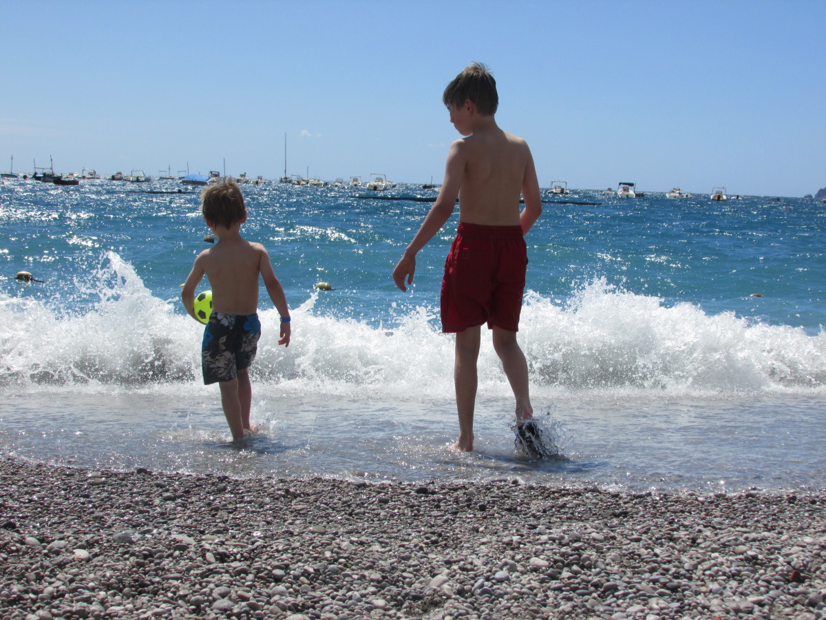 8 Tips for Single Parents Travelling Abroad on Vacation/Holiday