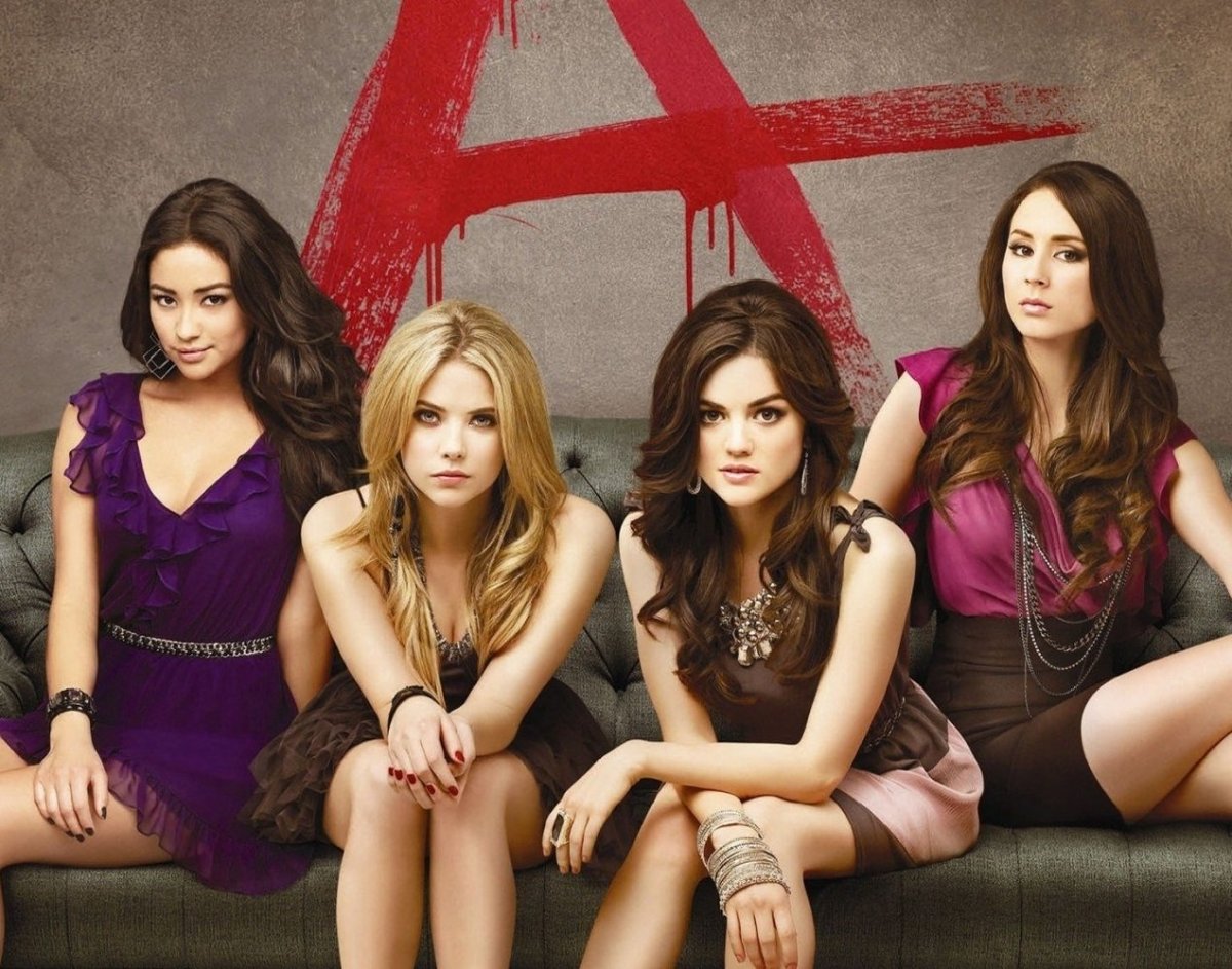 Emily, Hanna, Aria, and Spencer in PLL