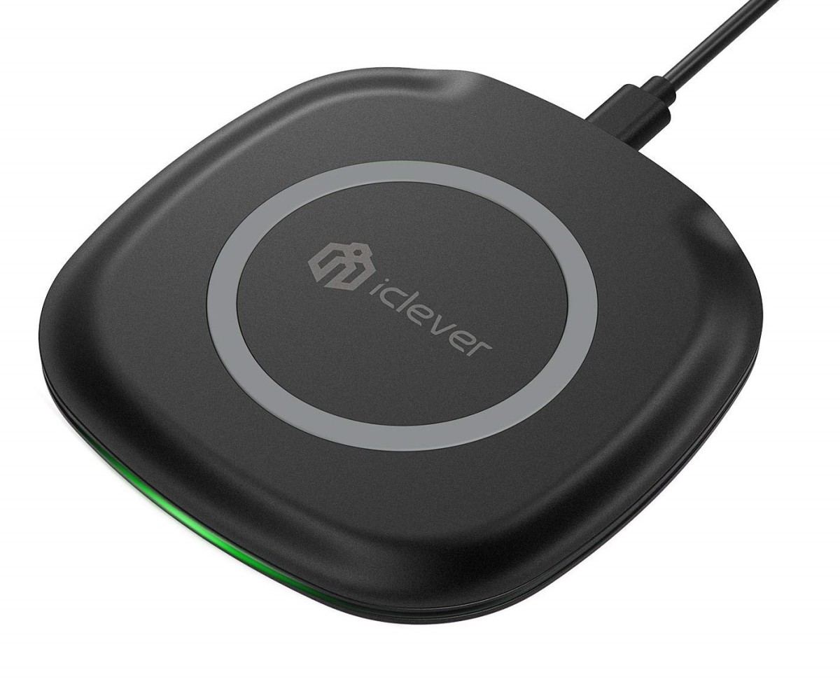 iClever Wireless Charger Review: The Best iPhone Travel Accessory