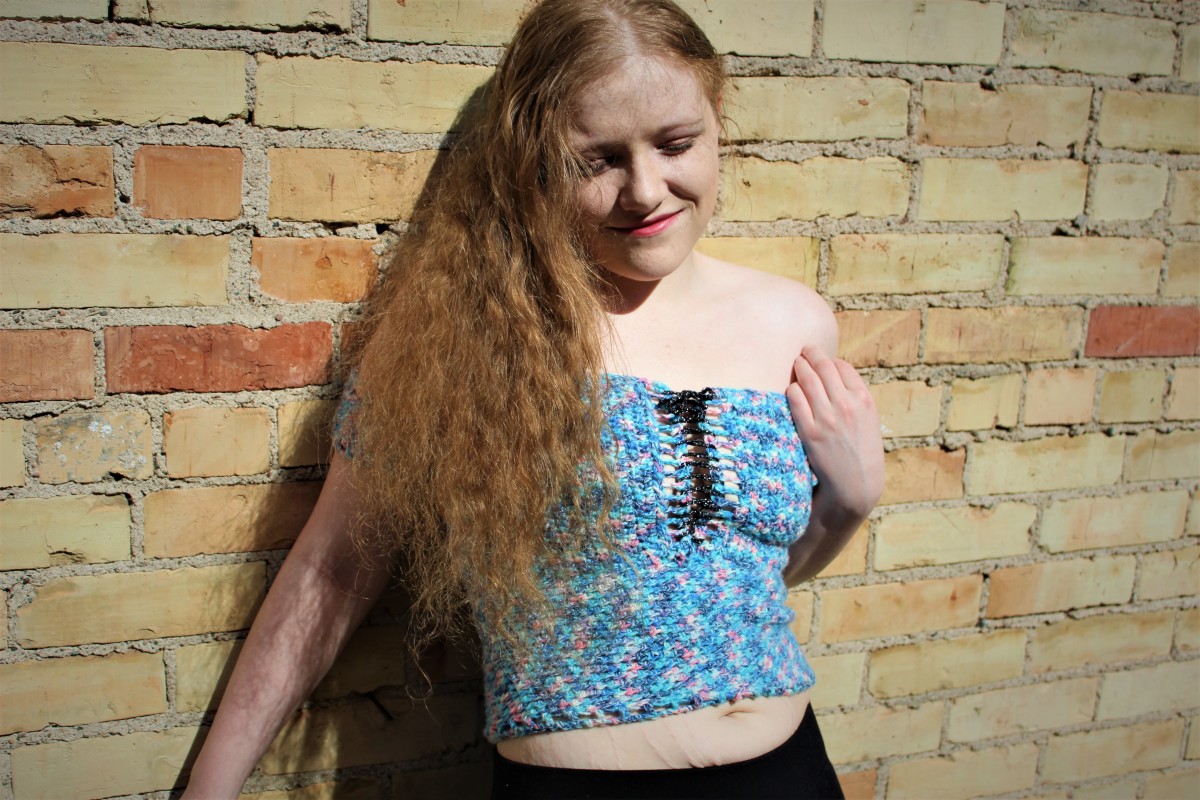 Follow the steps below to make a crop top like this!