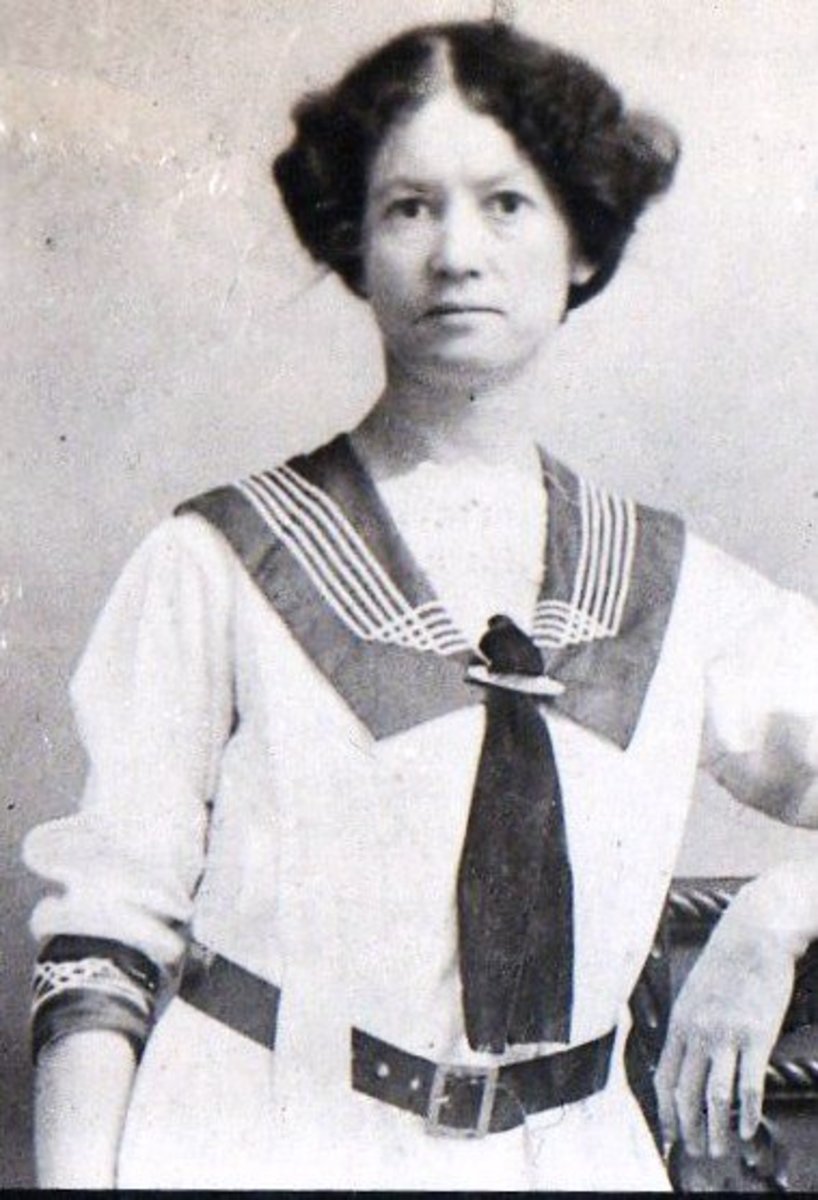 1914 Woman in Sailor Blouse