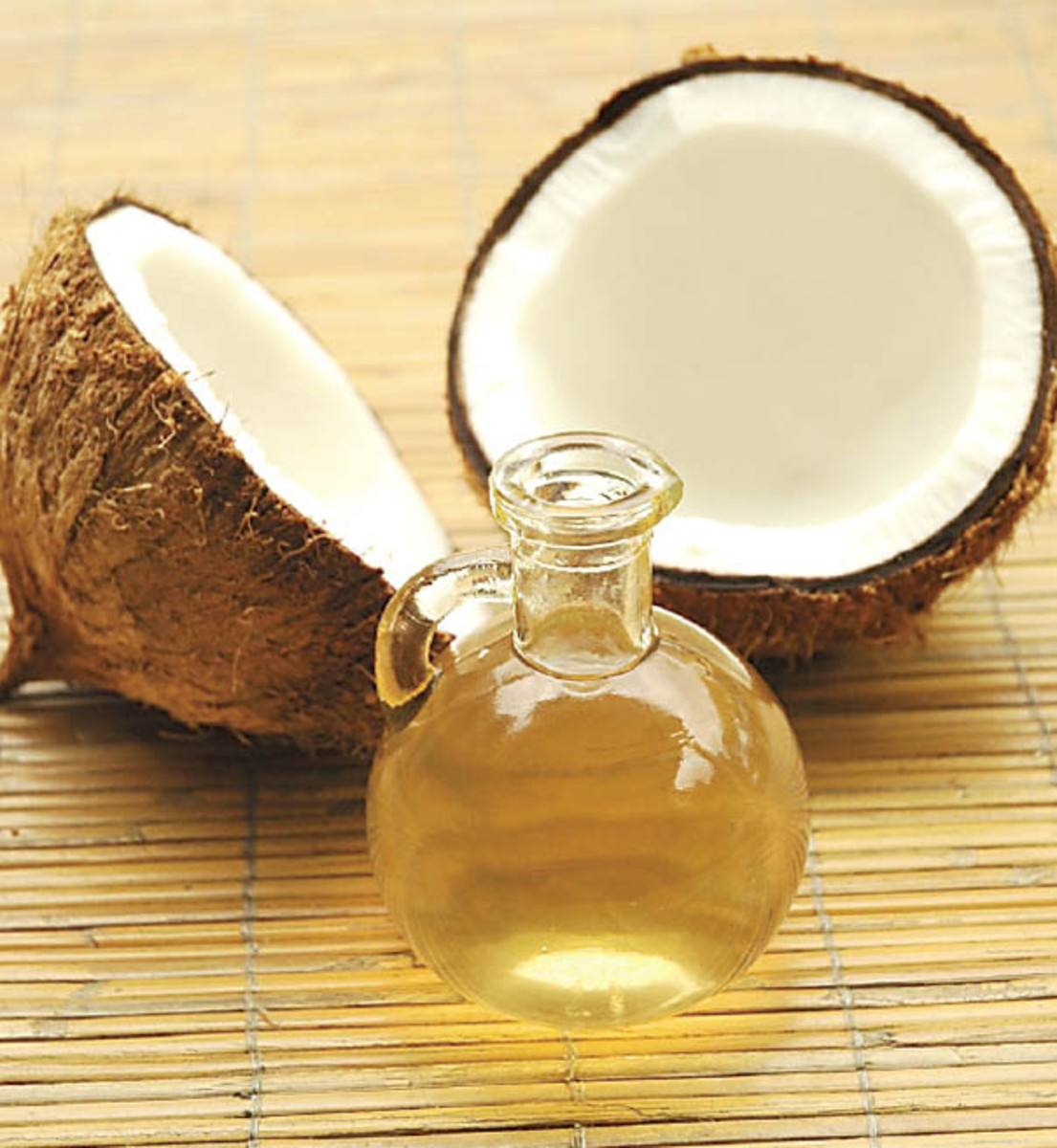 Natural oils, such as coconut, argan and jojoba oil can help you fight frizz. 