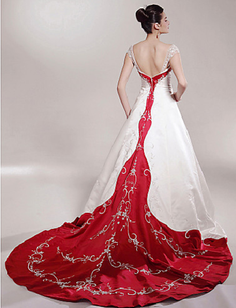 Vintage-Inspired Winter Wedding Dresses - Bellatory