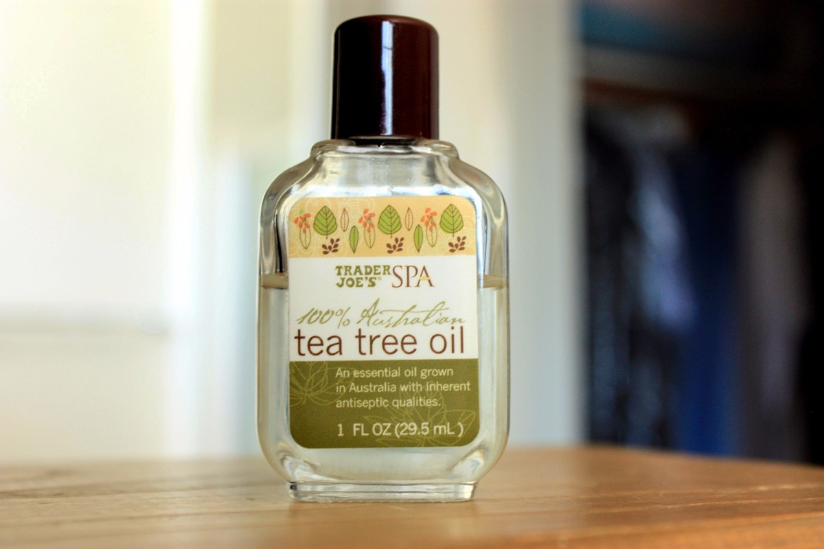 Tea tree oil, with its natural antiseptic properties, is another easy home remedy for nostril pimples.