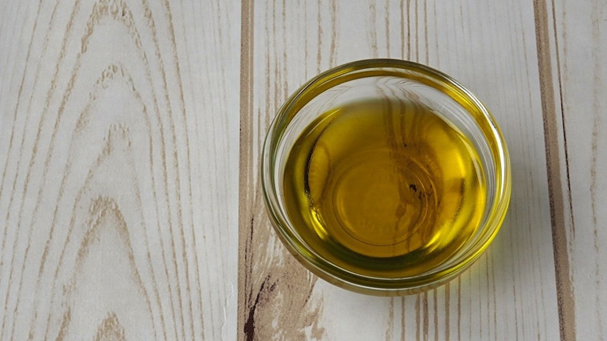 Mustard seed oil is a great natural darkener for all hair colors. 