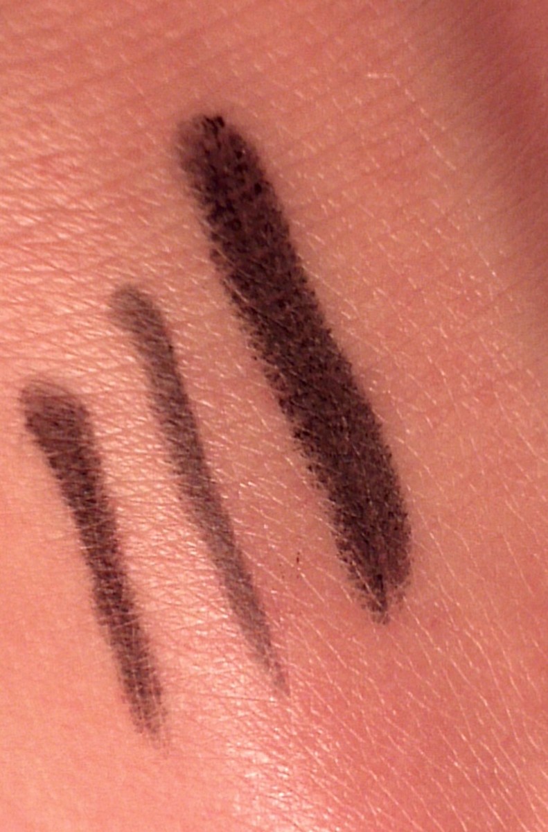 Kohl pencil (left and right) Regular pencil eyeliner (middle)